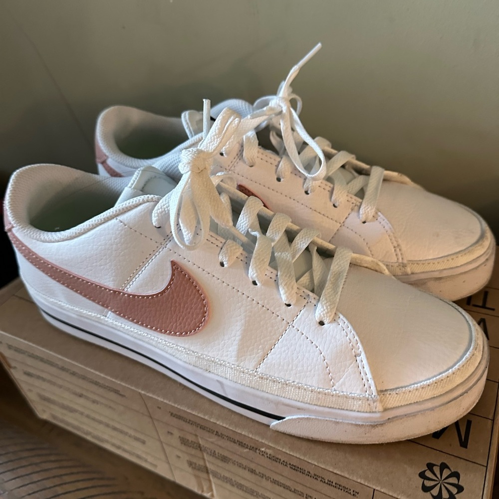 Nike Court Legacy Sneakers